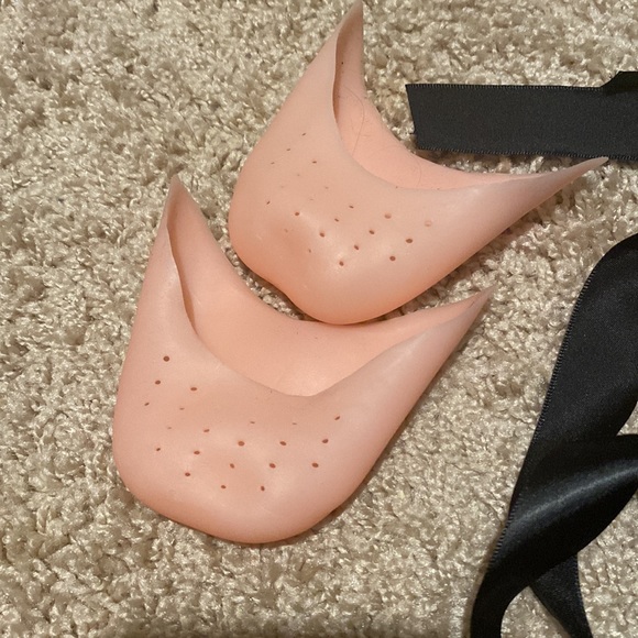 Pointe shoes - Picture 3 of 5